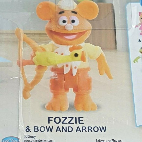 Fozzie Bow Arrow Disney Junior Muppet Babies Poseable 2.5" Figure New in Package - Picture 6 of 6